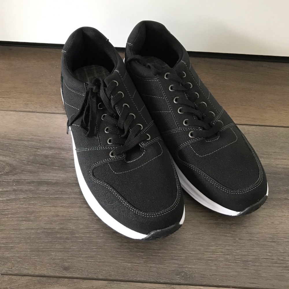 Waterproof mens shoes